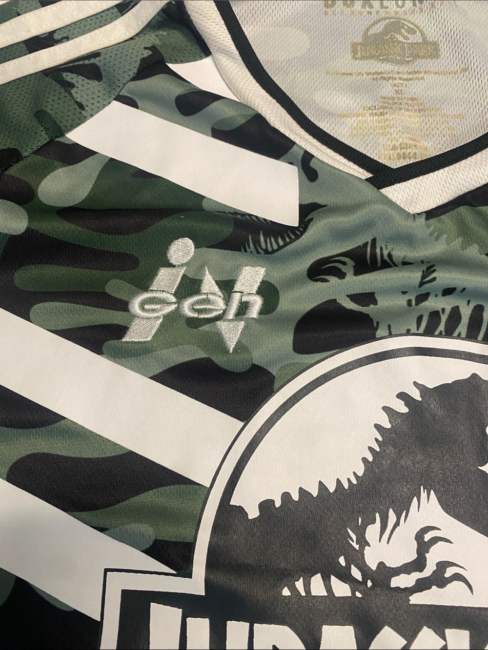 Boxlunch Jurassic Park Soccer Men’s Jersey - Picture 5 of 11